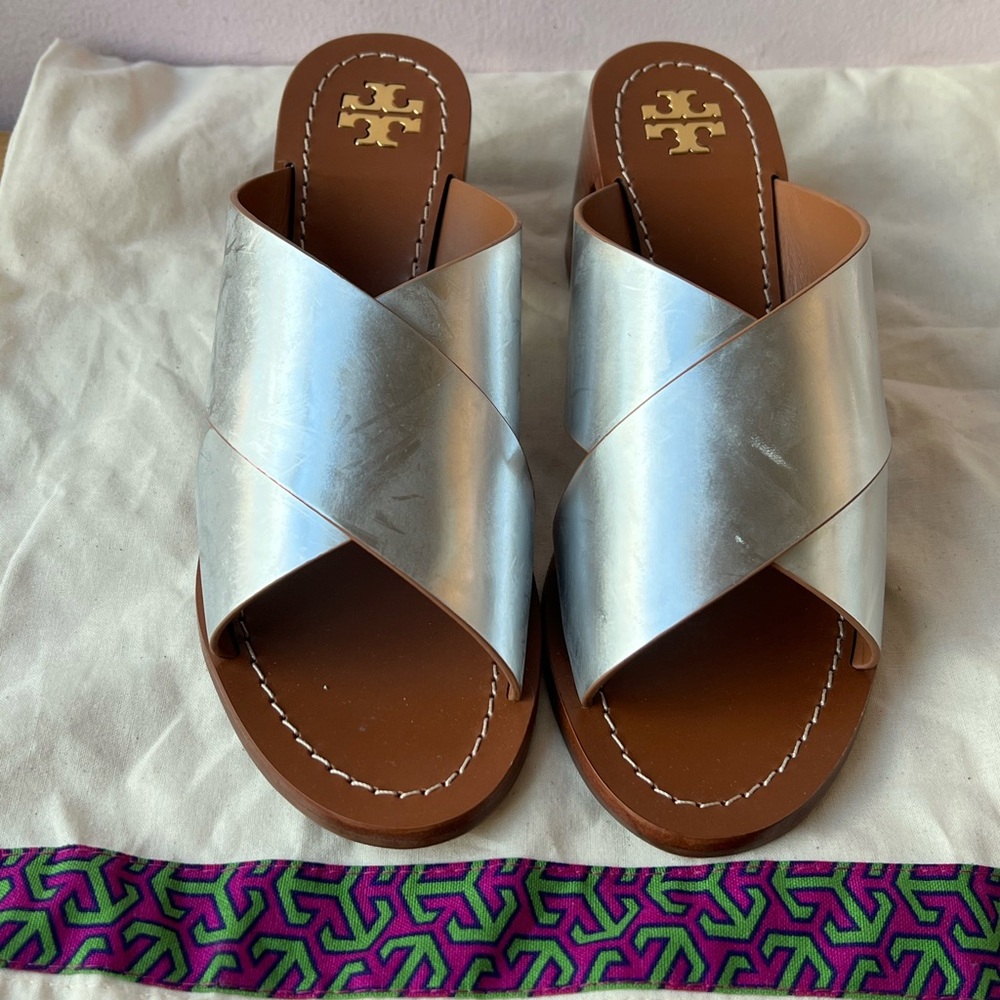 TORY BURCH SILVER METALLIC MONTROSE STACKED BLOCK HEEL SLIDE SANDALS BRAND NEW - Picture 6 of 16